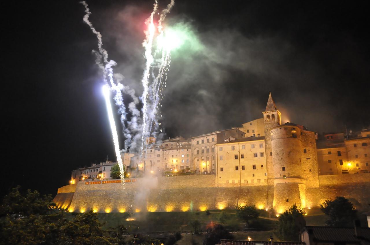 Agriturismo Il Sasso 安吉亚里 外观 照片